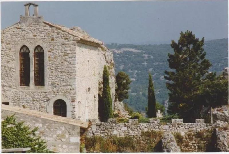 Ancienne Chapelle Du 12E Siecle Restauree En Maison De Caractere Sur Falaise 에게즈 외부 사진